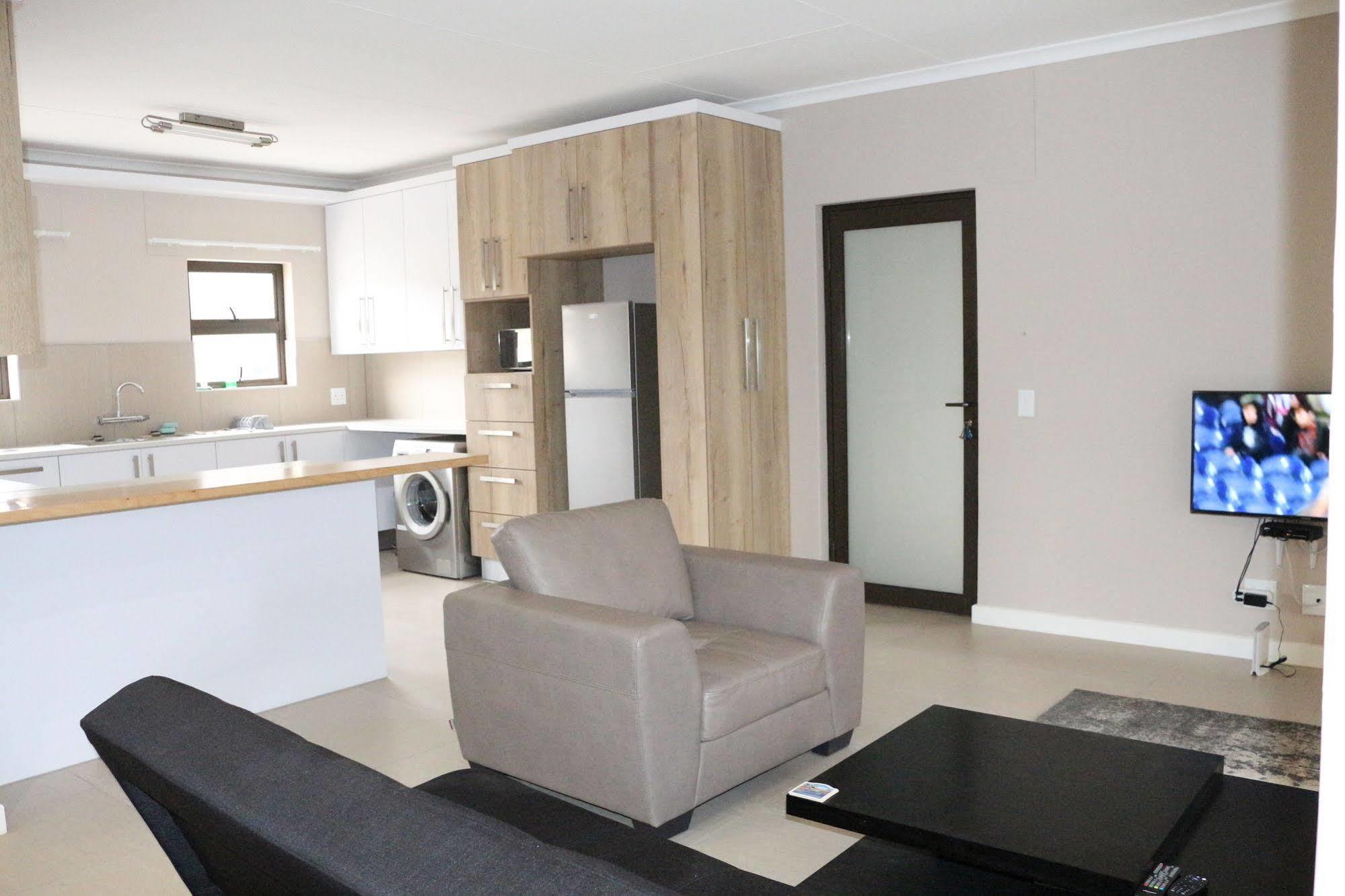 Discovery Guest House Windhoek Dış mekan fotoğraf